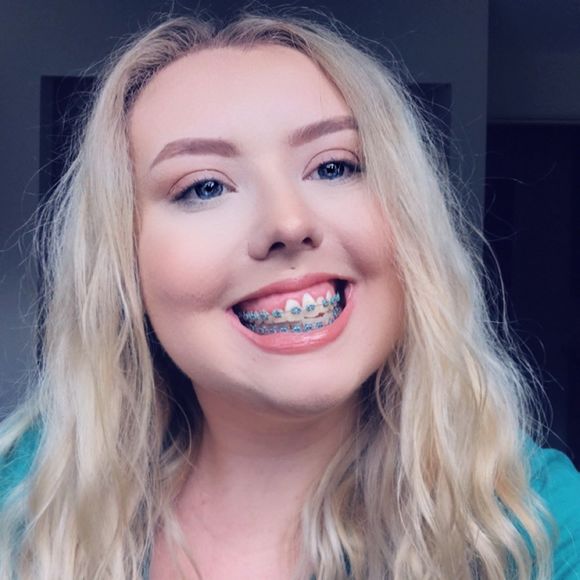 Meet your Posher, Andrea - Picture 1 of 1